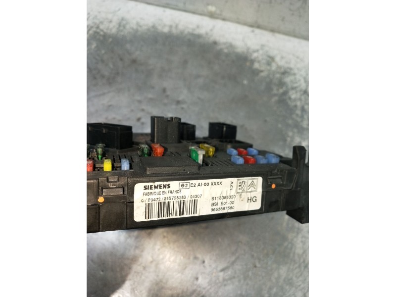 Recambio de caja reles / fusibles para citroën xsara picasso referencia OEM IAM 93533667580 BSIE0100 S118085320
