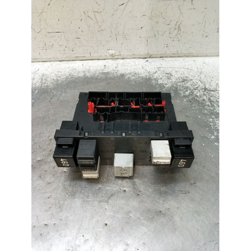 Recambio de caja reles / fusibles para volkswagen golf v (1k1) 1.9 tdi referencia OEM IAM 3C8937049E F005V00745 08427130