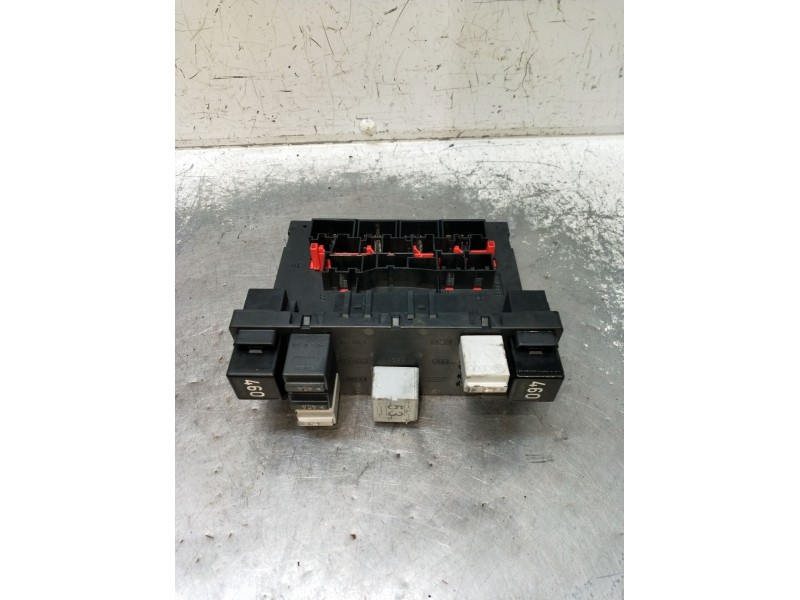 Recambio de caja reles / fusibles para volkswagen golf v (1k1) 1.9 tdi referencia OEM IAM 3C8937049E F005V00745 08427130