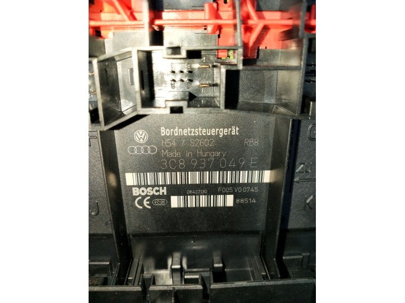 Recambio de caja reles / fusibles para volkswagen golf v (1k1) 1.9 tdi referencia OEM IAM 3C8937049E F005V00745 08427130