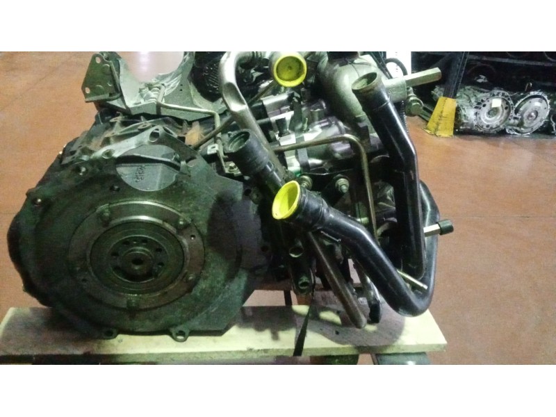 Recambio de motor completo para chrysler voyager (rg) 2.5 crd cat referencia OEM IAM VM27C 12077 