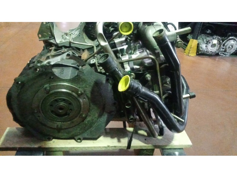 Recambio de motor completo para chrysler voyager (rg) 2.5 crd cat referencia OEM IAM VM27C 12077 