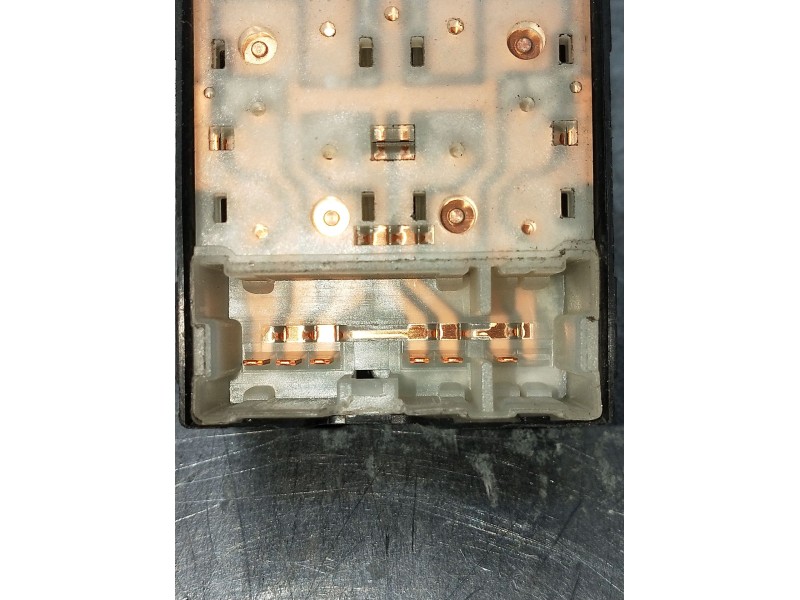 Recambio de mando elevalunas delantero izquierdo para nissan micra (k12e) plus (d) referencia OEM IAM  5P 