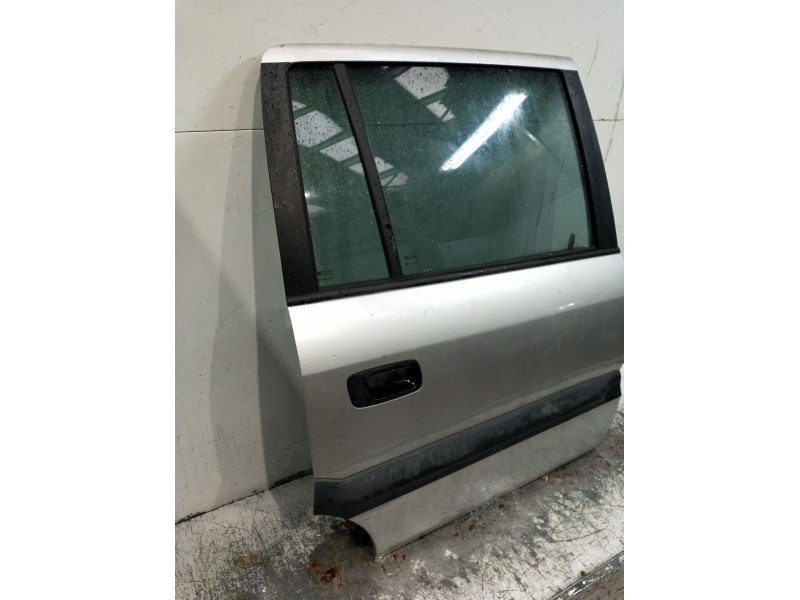 Recambio de puerta trasera derecha para opel zafira a club referencia OEM IAM  5P 