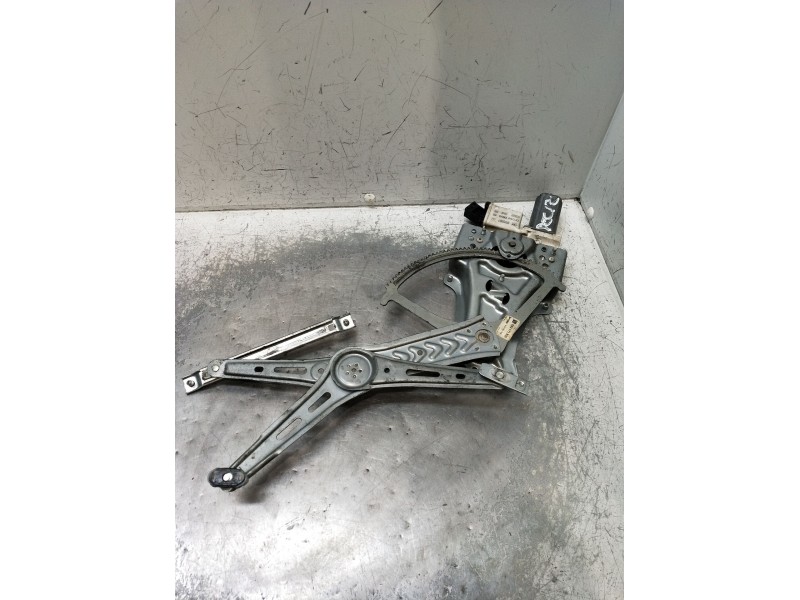 Recambio de elevalunas delantero izquierdo para opel vectra c berlina 3.0 v6 cdti cat (z 30 dt / ldh) referencia OEM IAM 1137328