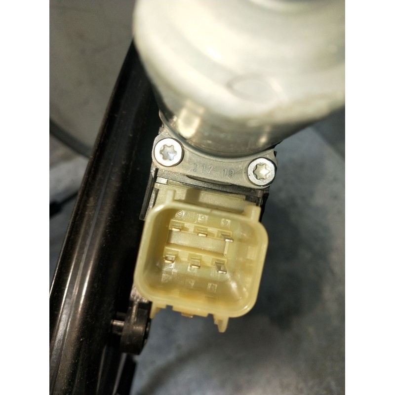 Recambio de elevalunas delantero derecho para ford mondeo v sedán (cd) 2.0 hybrid referencia OEM IAM DS73F23200  4P