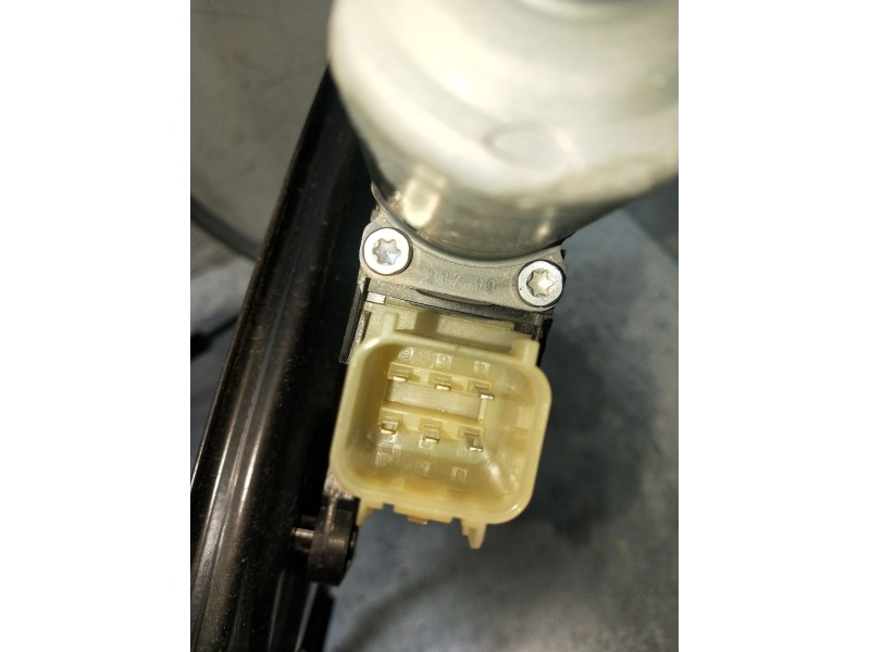 Recambio de elevalunas delantero derecho para ford mondeo v sedán (cd) 2.0 hybrid referencia OEM IAM DS73F23200  4P