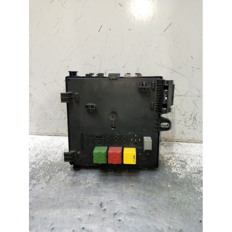 Recambio de caja reles / fusibles para opel vectra c berlina 3.0 v6 cdti cat (z 30 dt / ldh) referencia OEM IAM 519164008 132057