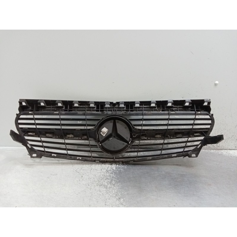 Recambio de rejilla delantera para mercedes-benz cla shooting brake (x117) cla 200 cdi / d (117.908) referencia OEM IAM   