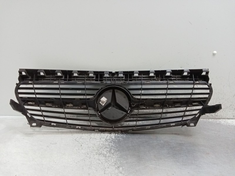 Recambio de rejilla delantera para mercedes-benz cla shooting brake (x117) cla 200 cdi / d (117.908) referencia OEM IAM   