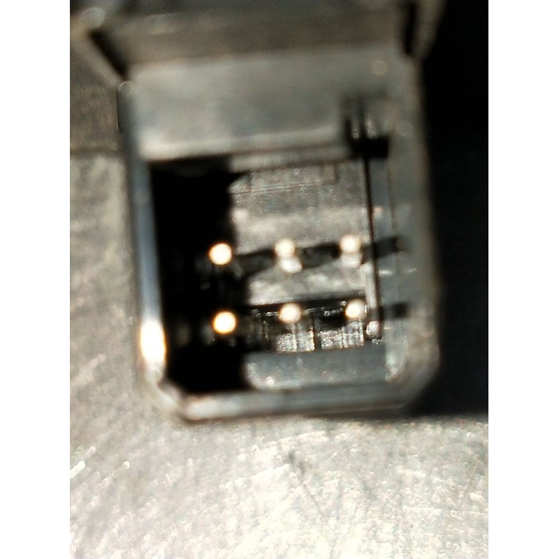 Recambio de mando elevalunas delantero derecho para opel vectra c berlina 3.0 v6 cdti cat (z 30 dt / ldh) referencia OEM IAM 132