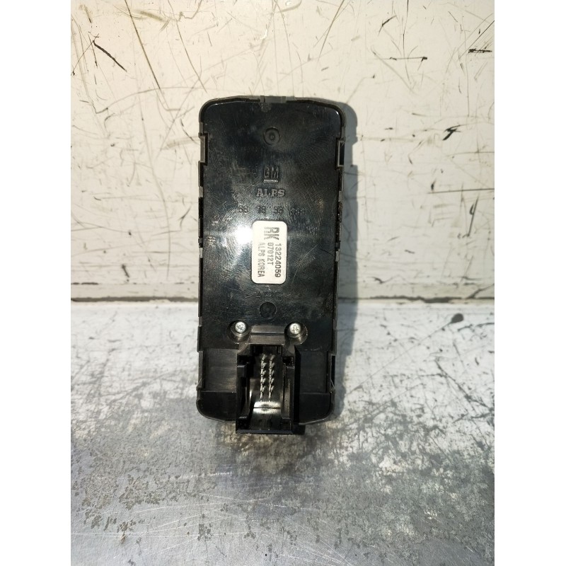 Recambio de mando elevalunas delantero izquierdo para opel vectra c berlina 3.0 v6 cdti cat (z 30 dt / ldh) referencia OEM IAM 1