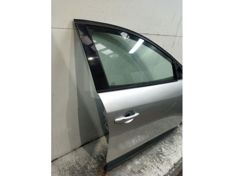 Recambio de puerta delantera derecha para renault megane iii hatchback (bz0/1_, b3_) 1.9 dci (bz0n, bz0j) referencia OEM IAM  5P