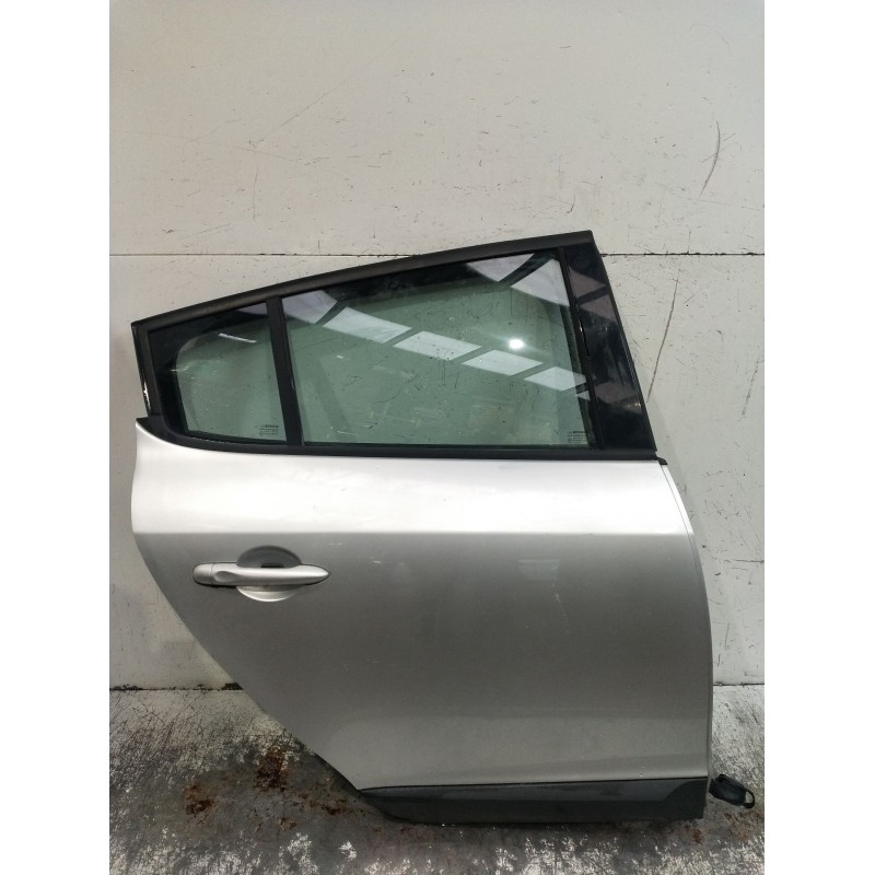 Recambio de puerta trasera derecha para renault megane iii hatchback (bz0/1_, b3_) 1.9 dci (bz0n, bz0j) referencia OEM IAM  5P 
