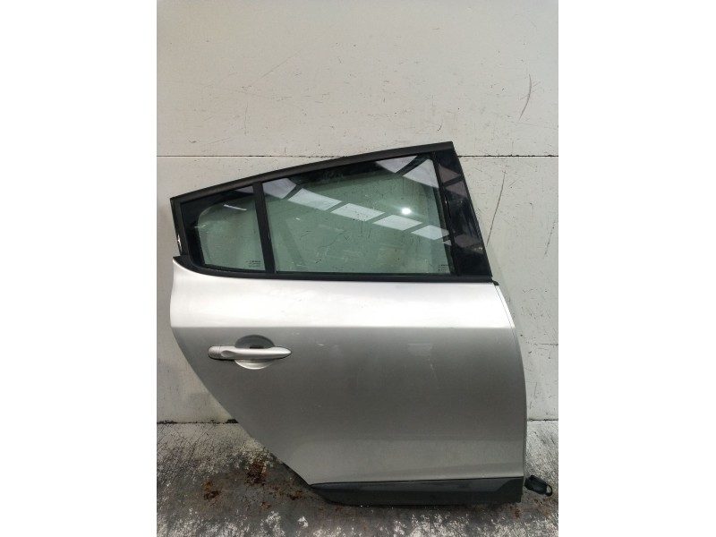 Recambio de puerta trasera derecha para renault megane iii hatchback (bz0/1_, b3_) 1.9 dci (bz0n, bz0j) referencia OEM IAM  5P 