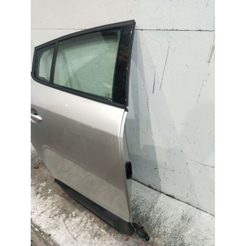 Recambio de puerta trasera derecha para renault megane iii hatchback (bz0/1_, b3_) 1.9 dci (bz0n, bz0j) referencia OEM IAM  5P 