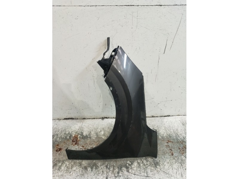 Recambio de aleta delantera izquierda para peugeot 208 (p2) referencia OEM IAM   