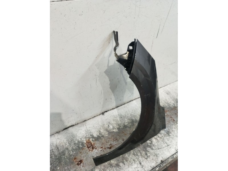 Recambio de aleta delantera izquierda para peugeot 208 (p2) referencia OEM IAM   