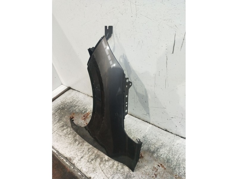 Recambio de aleta delantera izquierda para peugeot 208 (p2) referencia OEM IAM   