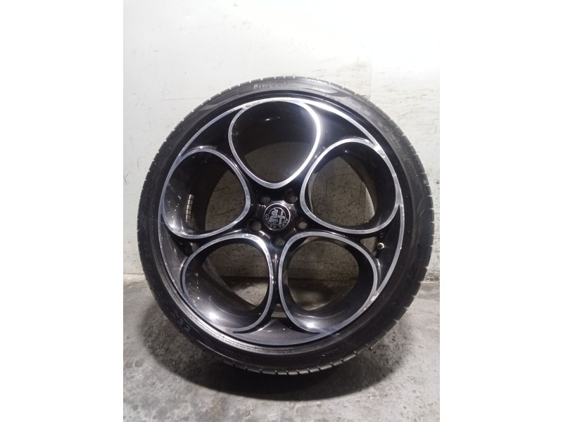 Recambio de juego llantas para alfa romeo giulia (952_) 2.2 d q4 (952aha45, 952ama4) referencia OEM IAM 255/35 R19 96Y  VER FOTO