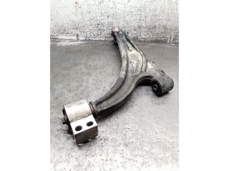 Recambio de brazo suspension inferior delantero derecho para opel astra j lim. cosmo referencia OEM IAM   