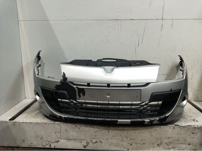 Recambio de paragolpes delantero para renault megane iii hatchback (bz0/1_, b3_) 1.9 dci (bz0n, bz0j) referencia OEM IAM  VER FO