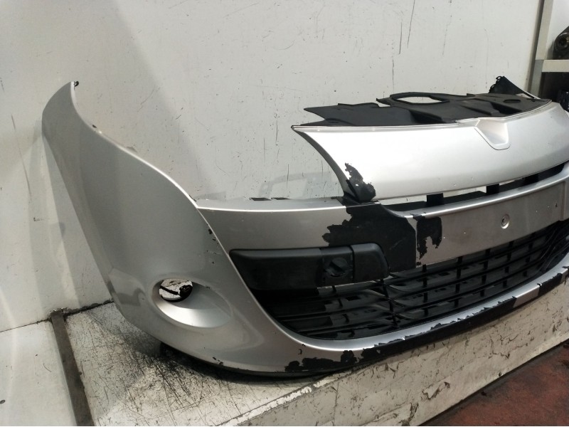 Recambio de paragolpes delantero para renault megane iii hatchback (bz0/1_, b3_) 1.9 dci (bz0n, bz0j) referencia OEM IAM  VER FO