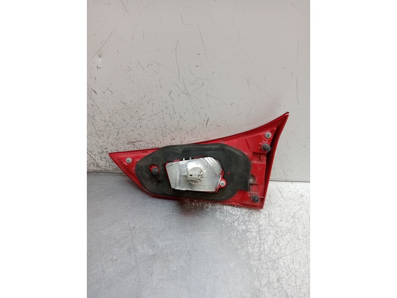 Recambio de piloto trasero izquierdo interior para toyota auris hybrid business referencia OEM IAM   