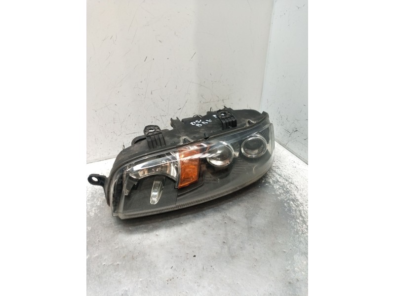 Recambio de faro izquierdo para fiat punto (188_) 1.9 jtd 80 (188.237, .257, .337, .357) referencia OEM IAM   
