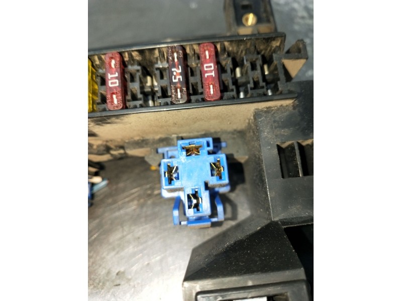 Recambio de caja reles / fusibles para nissan cabstar e (tl_, vl_) 125.35, 125.45 (tl0, vl0) referencia OEM IAM   