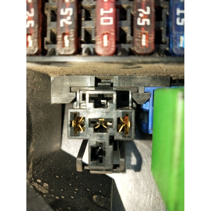 Recambio de caja reles / fusibles para nissan cabstar e (tl_, vl_) 125.35, 125.45 (tl0, vl0) referencia OEM IAM   