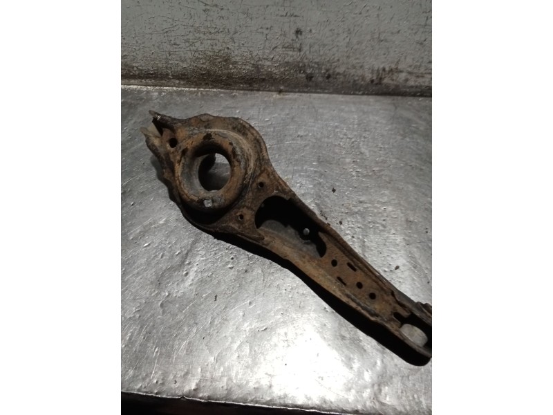 Recambio de brazo suspension inferior trasero izquierdo para mazda 3 lim. (bl) luxury referencia OEM IAM   