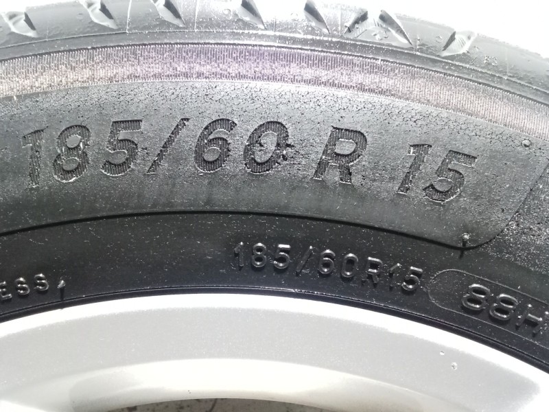 Recambio de juego llantas para skoda rapid (nh3, nk3, nk6) 1.6 tdi referencia OEM IAM 185/65 R15 88H  