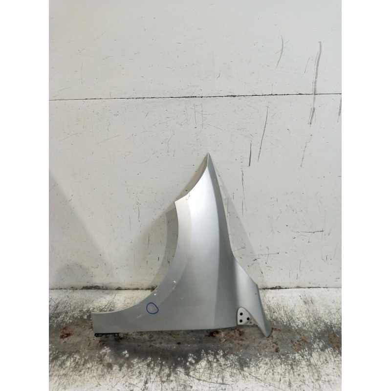 Recambio de aleta delantera izquierda para renault megane iii hatchback (bz0/1_, b3_) 1.9 dci (bz0n, bz0j) referencia OEM IAM  V