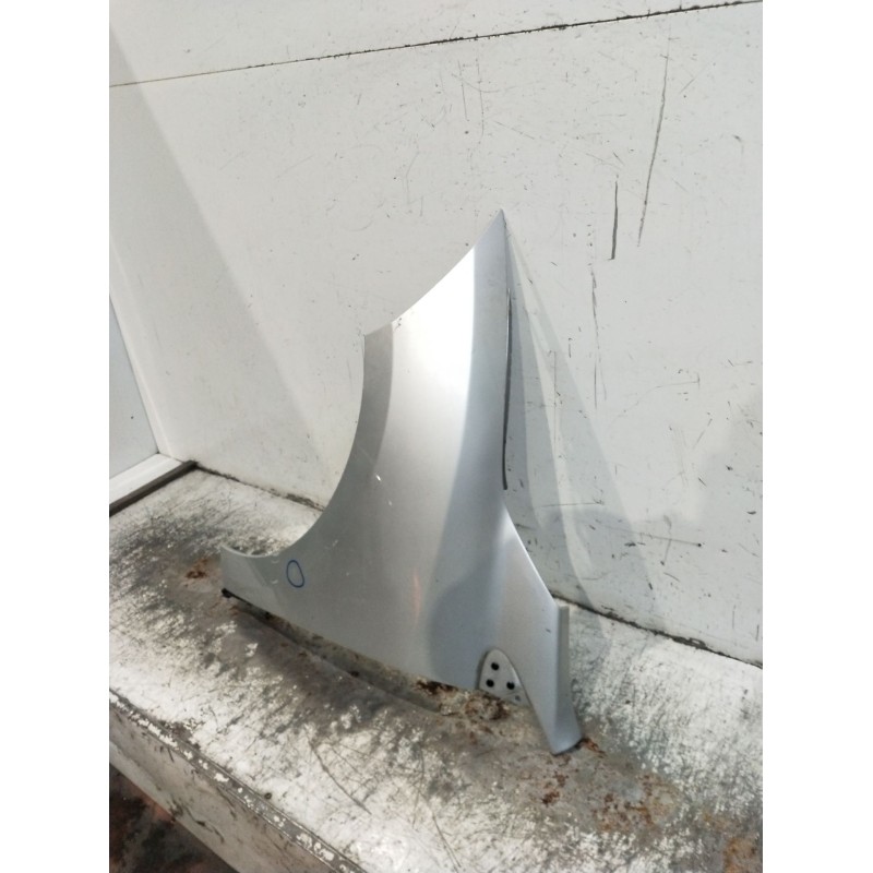 Recambio de aleta delantera izquierda para renault megane iii hatchback (bz0/1_, b3_) 1.9 dci (bz0n, bz0j) referencia OEM IAM  V