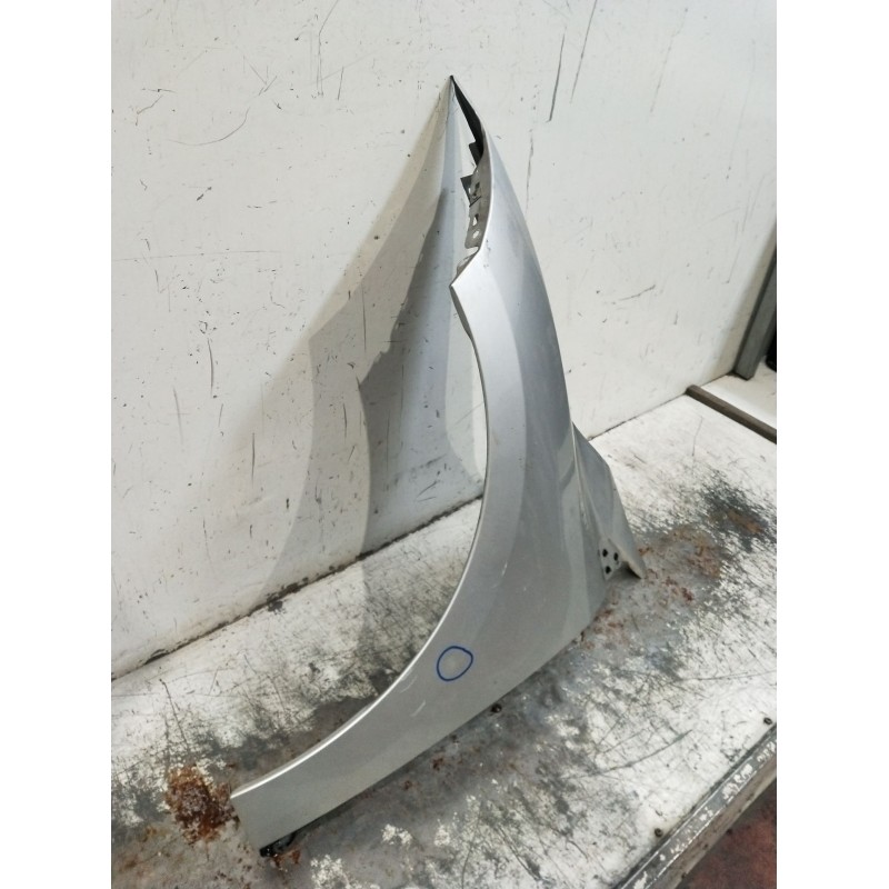 Recambio de aleta delantera izquierda para renault megane iii hatchback (bz0/1_, b3_) 1.9 dci (bz0n, bz0j) referencia OEM IAM  V