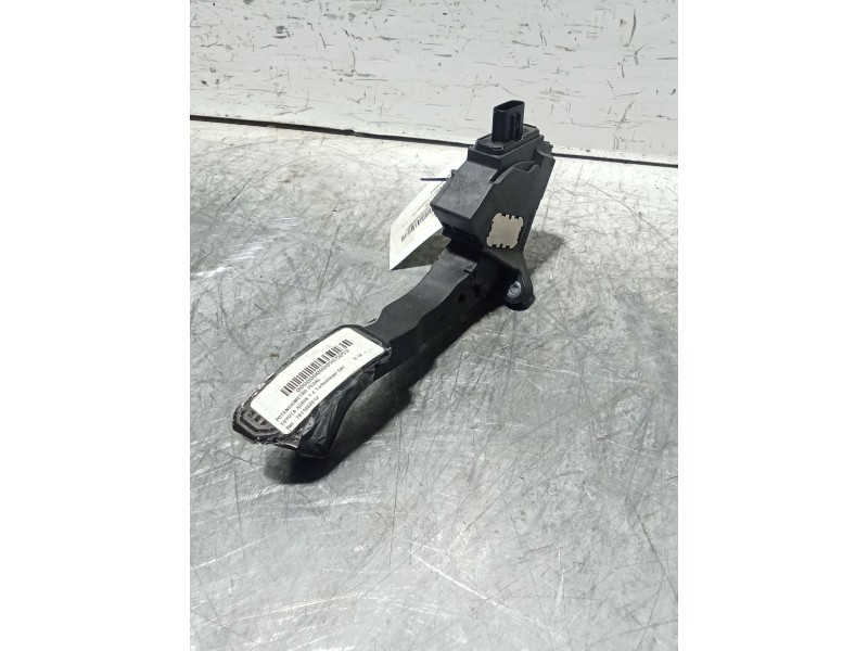 Recambio de potenciometro pedal para toyota auris 1.4 turbodiesel cat referencia OEM IAM 7811002012  