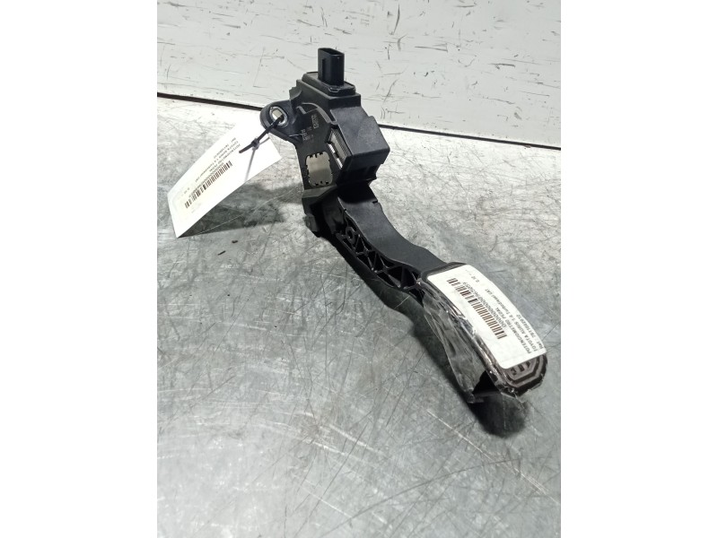 Recambio de potenciometro pedal para toyota auris 1.4 turbodiesel cat referencia OEM IAM 7811002012  