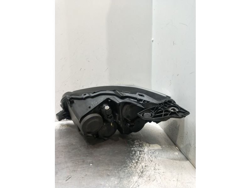 Recambio de faro derecho para peugeot 208 (p2) referencia OEM IAM   