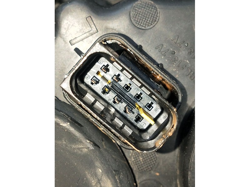 Recambio de faro izquierdo para peugeot 208 (p2) referencia OEM IAM 9823194080  