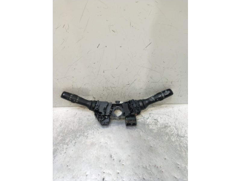 Recambio de mando luces para toyota rav 4 iii (_a3_) 2.2 d 4wd (ala30_) referencia OEM IAM 173832  