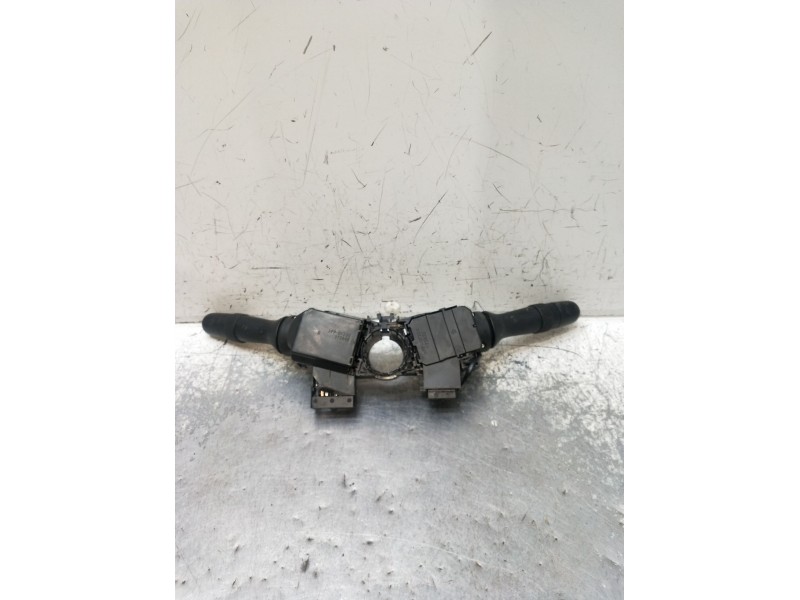 Recambio de mando luces para toyota rav 4 iii (_a3_) 2.2 d 4wd (ala30_) referencia OEM IAM 173832  