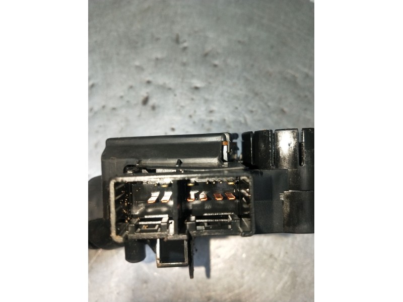 Recambio de mando luces para toyota rav 4 iii (_a3_) 2.2 d 4wd (ala30_) referencia OEM IAM 173832  