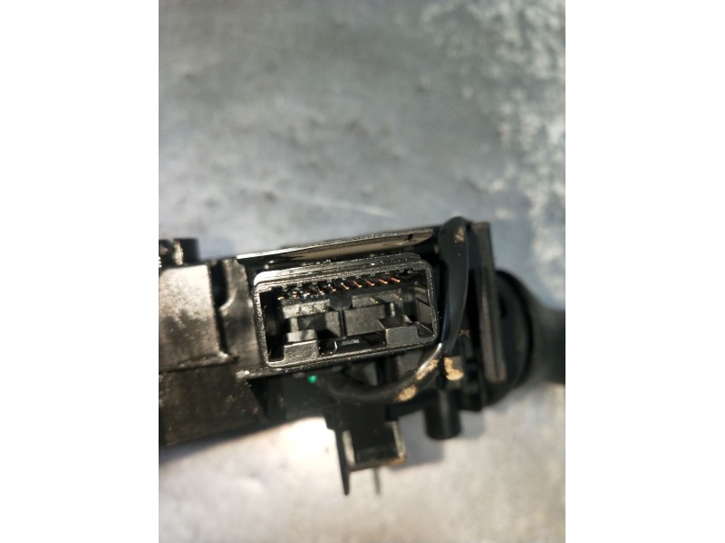 Recambio de mando luces para toyota rav 4 iii (_a3_) 2.2 d 4wd (ala30_) referencia OEM IAM 173832  