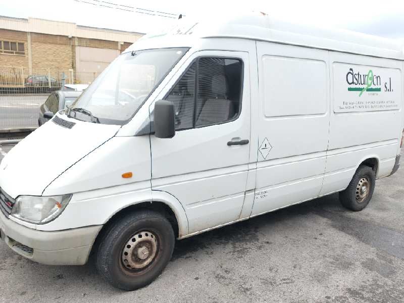 mercedes sprinter 02.00  caja cerrada del año 2000