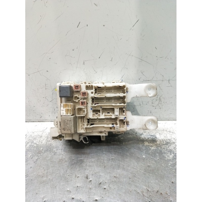 Recambio de caja reles / fusibles para toyota rav 4 iii (_a3_) 2.2 d 4wd (ala30_) referencia OEM IAM 5J122036  