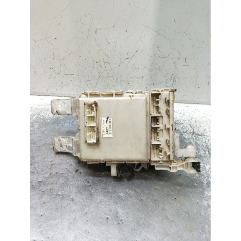 Recambio de caja reles / fusibles para toyota rav 4 iii (_a3_) 2.2 d 4wd (ala30_) referencia OEM IAM 5J122036  