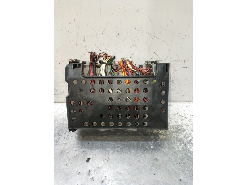 Recambio de caja reles / fusibles para opel zafira a club referencia OEM IAM 24412497  
