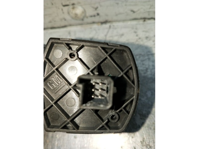 Recambio de mando elevalunas delantero derecho para opel corsa d cosmo referencia OEM IAM 13206806RT 315625731 3P