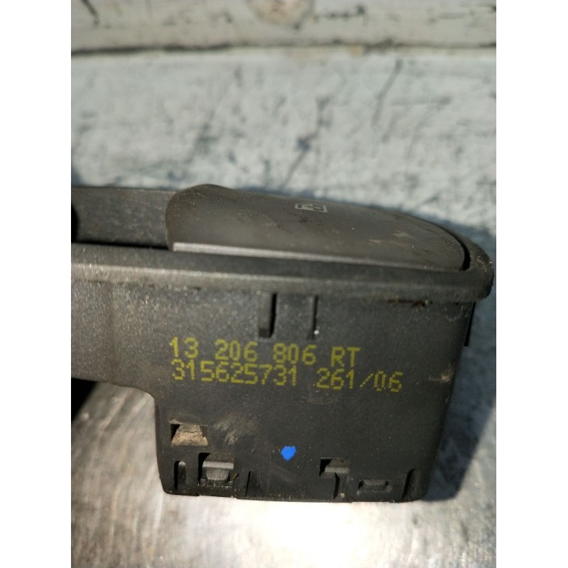 Recambio de mando elevalunas delantero derecho para opel corsa d cosmo referencia OEM IAM 13206806RT 315625731 3P
